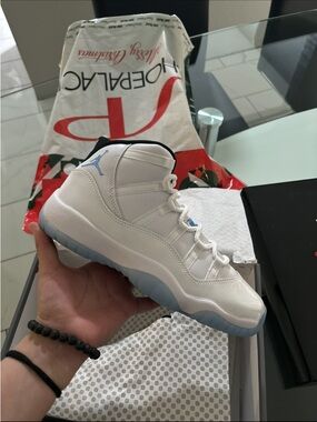 JORDAN 11 LEGEND BLUE WOMENS 8 KIDS 6.5